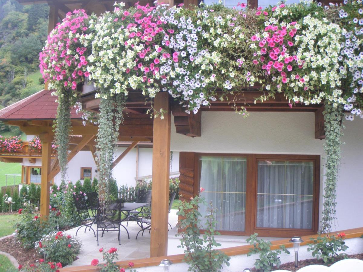 Landhaus Knoflach Neustift im Stubaital Szoba fotó